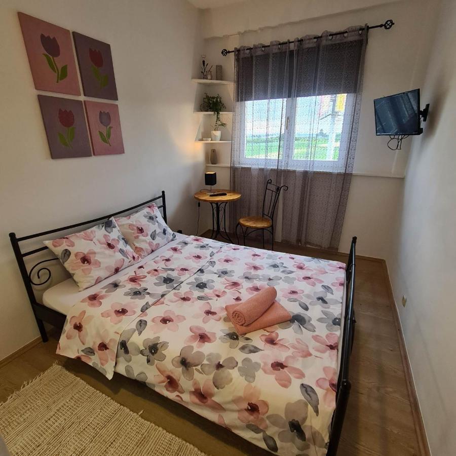 Sobe Divna Hotel Velika Mlaka Kültér fotó
