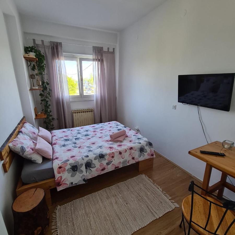 Sobe Divna Hotel Velika Mlaka Kültér fotó